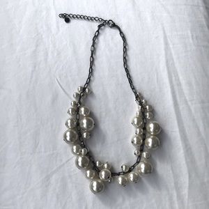 8” faux pearl statement necklace